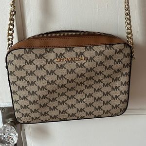 Michel kors cross body bag